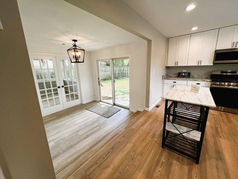 708 Parkside Dr, Wheaton, IL 60187 photo 2