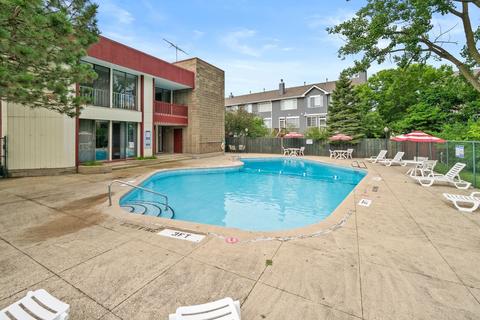 5600 Astor Ln #105, Rolling Meadows, IL 60008 photo 17