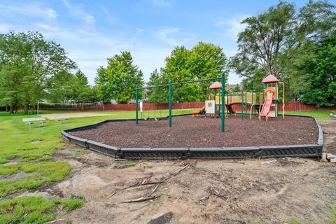 5600 Astor Ln #105, Rolling Meadows, IL 60008 photo 19