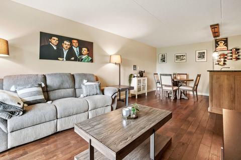 5600 Astor Ln #105, Rolling Meadows, IL 60008 photo 3
