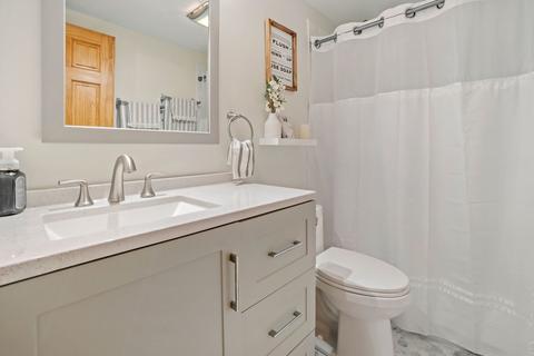 5600 Astor Ln #105, Rolling Meadows, IL 60008 photo 13