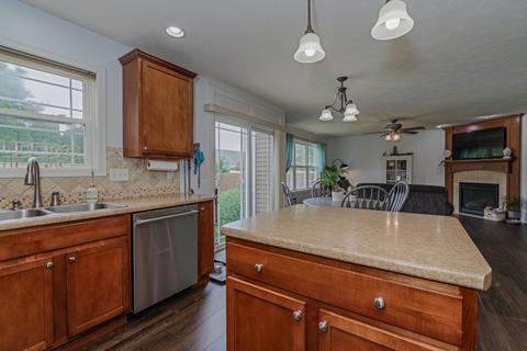 405 Labrador Ln, Normal, IL 61761 photo 15
