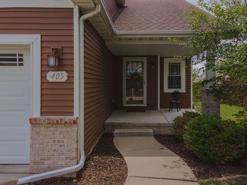 405 Labrador Ln, Normal, IL 61761 photo 2