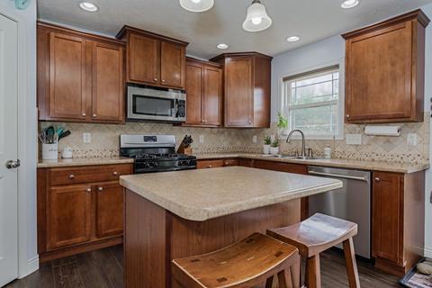405 Labrador Ln, Normal, IL 61761 photo 14