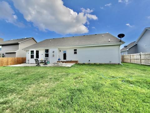 635 Biscayne Pl, Roscoe, IL 61073 photo 3