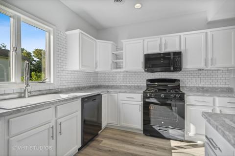 210 E James St, Dwight, IL 60420 photo 3