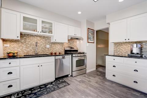 1130 Essel Ct E, Wheaton, IL 60189 photo 8