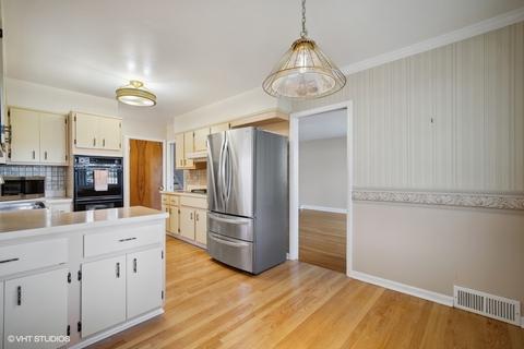 160 Highland Ave, Wheeling, IL 60090 photo 8