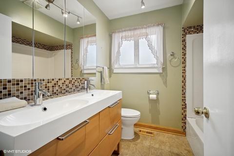 160 Highland Ave, Wheeling, IL 60090 photo 10
