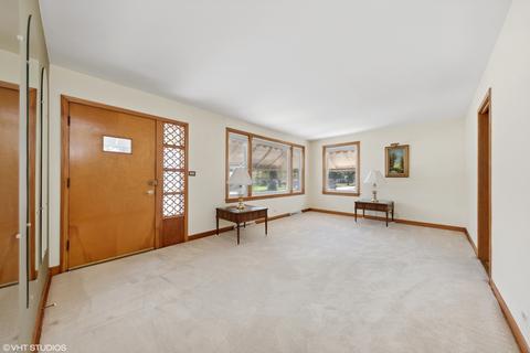2266 Cedar St, Des Plaines, IL 60018 photo 2