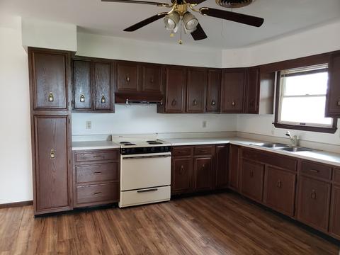 207 E 5th St, Cedar Point, IL 61316 photo 12