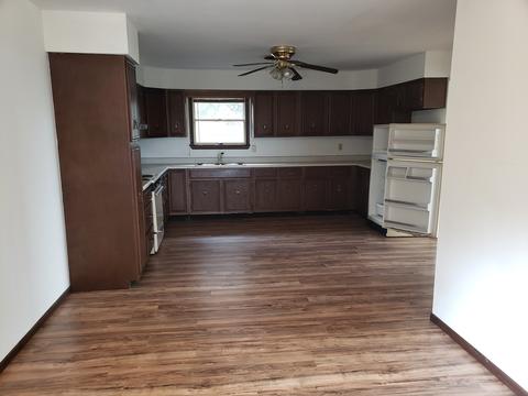 207 E 5th St, Cedar Point, IL 61316 photo 9