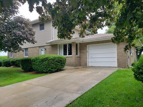 207 E 5th St, Cedar Point, IL 61316 photo 1