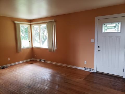 207 E 5th St, Cedar Point, IL 61316 photo 2