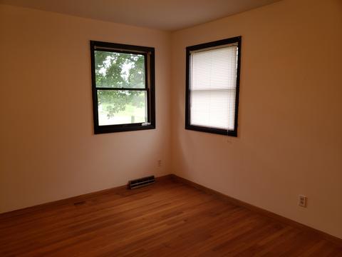 207 E 5th St, Cedar Point, IL 61316 photo 7