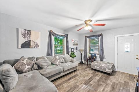 314 E Dearborn St, Plano, IL 60545 photo 5
