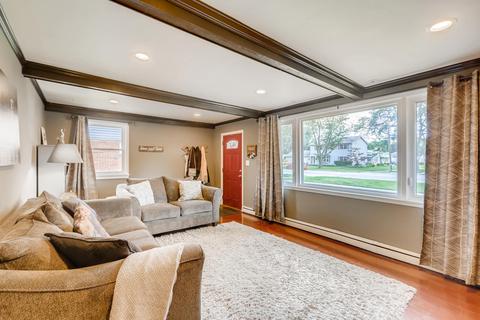 870 E Algonquin Rd, Des Plaines, IL 60016 photo 3