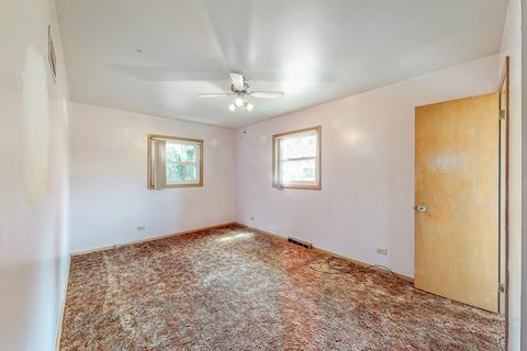 1820 Maple Ln, Elgin, IL 60123 photo 6