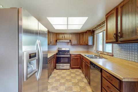 1820 Maple Ln, Elgin, IL 60123 photo 3
