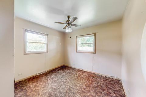 1820 Maple Ln, Elgin, IL 60123 photo 11