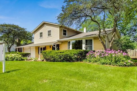 4070 Mason Dr, Hoffman Estates, IL 60192 photo 2