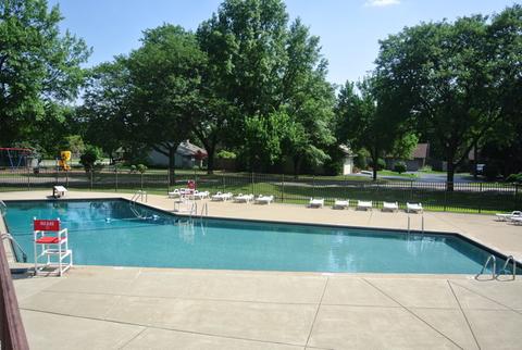 741 Circle Dr, Roselle, IL 60172 photo 24