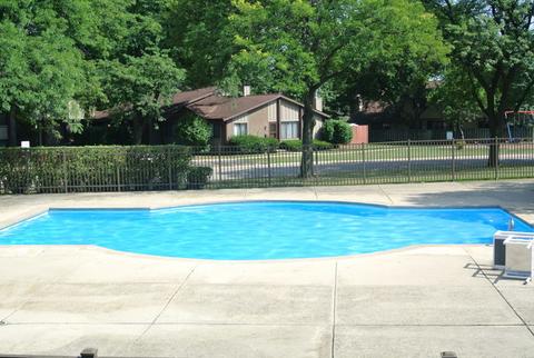 741 Circle Dr, Roselle, IL 60172 photo 25