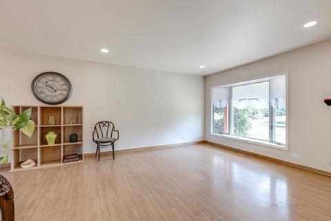 546 Cherry Ln, Glenview, IL 60025 photo 3