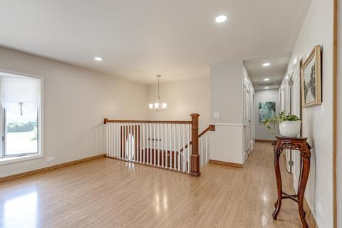 546 Cherry Ln, Glenview, IL 60025 photo 4