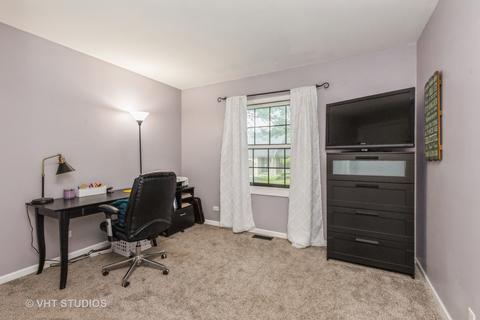 2301 Robin Ln, Elgin, IL 60123 photo 10