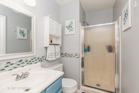 2301 Robin Ln, Elgin, IL 60123 photo 11