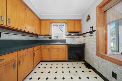 17536 Community St, Lansing, IL 60438 photo 9