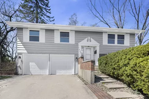 1590 Glen Lake Rd, Hoffman Estates, IL 60169