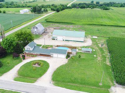 3202 Meridian Rd, Peru, IL 61354 photo 2