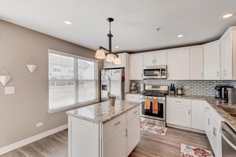 727 River Walk Dr, Wheeling, IL 60090 photo 14