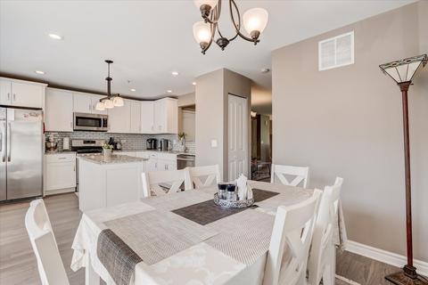 727 River Walk Dr, Wheeling, IL 60090 photo 12