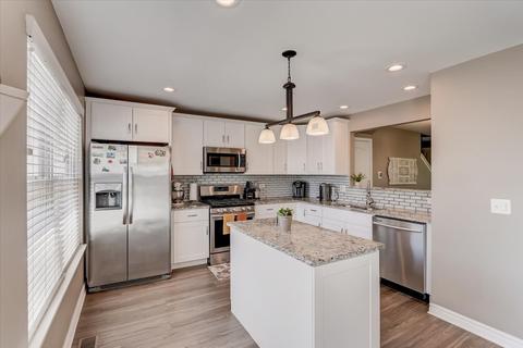 727 River Walk Dr, Wheeling, IL 60090 photo 13