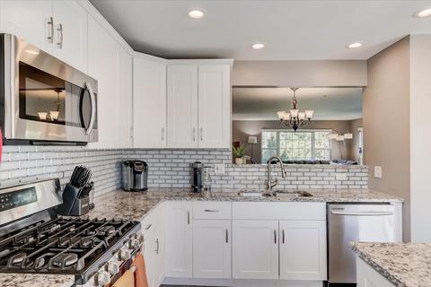 727 River Walk Dr, Wheeling, IL 60090 photo 16