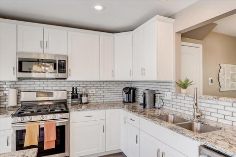 727 River Walk Dr, Wheeling, IL 60090 photo 15