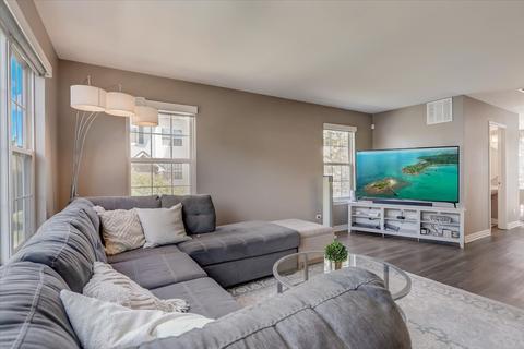 727 River Walk Dr, Wheeling, IL 60090 photo 5