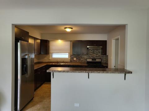 7728 W 80th St, Bridgeview, IL 60455 photo 2