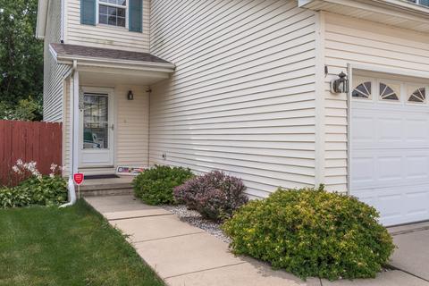 9 Harrison Ct, Bloomington, IL 61704 photo 2