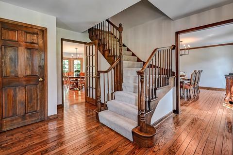 7524 Hamilton Ave, Burr Ridge, IL 60527 photo 5