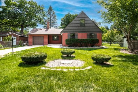 907 Woods St, Mchenry, IL 60050 photo 1