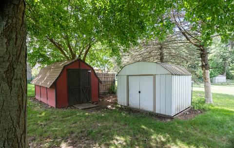 907 Woods St, Mchenry, IL 60050 photo 4