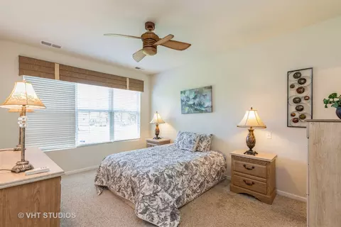 2823 Beacon Point Cir, Elgin, IL 60124 photo 16