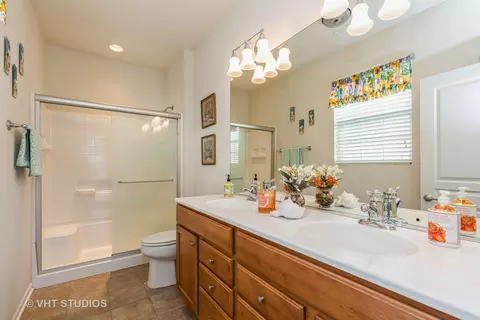 2823 Beacon Point Cir, Elgin, IL 60124 photo 18