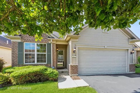 2823 Beacon Point Cir, Elgin, IL 60124 photo 20