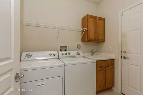2823 Beacon Point Cir, Elgin, IL 60124 photo 19