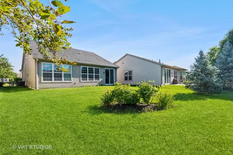 2823 Beacon Point Cir, Elgin, IL 60124 photo 22